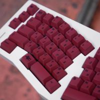 【Keycap Only】 Blot Keycap คีย์สีแดง143 Keycaps เชอร์รี่โปรไฟล์ PBT ห้าด้านการระเหิดสำหรับเชอร์รี่สวิตช์ MX คีย์บอร์ดแบบกลไก Keychron/ RK61/GK61/Anne Pro 2