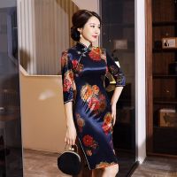 แฟชั่นชุด Cheongsam แขนสามในสี่กำมะหยี่ทองชุดสั้นอย่างเป็นทางการวินเทจจีนดั้งเดิมชุด 4XL V723❐