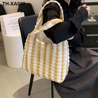☌ Han edition fold waffle single shoulder bag 2023 new web celebrity bubble lattice tote bags fashionable high-capacity shopping