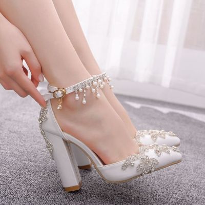 New white pointed crystal wedding shoes thick with ultra-high cingulate tassel with the bride shoes a word type diamond female sandals