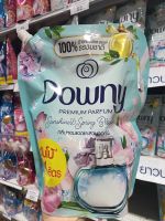 Downy ดาวน์นี่ น้ำยาปรับผ่านุ่มสูตรเข้มข้น กลิ่นหอมแดดและสวนดอกไม้ 2.1 ลิตร