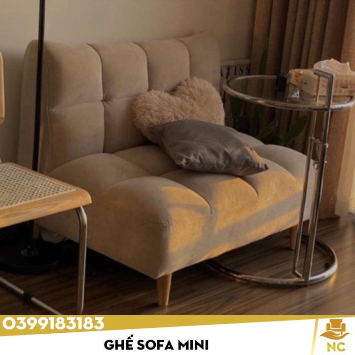Sofa mini vintage: Với kiểu dáng nhỏ gọn nhưng không kém phần sang trọng, Sofa mini vintage sẽ làm cho không gian phòng khách của bạn trở nên độc đáo và tuyệt vời hơn. Hãy trải nghiệm sản phẩm này để cảm nhận sự thoải mái và ấm áp của nó.