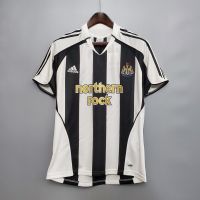 ㍿ เสื้อกีฬาแขนสั้น ลายทีมชาติฟุตบอล Newcastle United 05-06 ชุดเหย้า สไตล์เรโทร