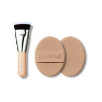 แปรงแต่งหน้า และ พัฟ คอมโบ THE TOOL LAB คู่จิ้มจุ่ม Fitting Duo 101B Makeup Brush + Long Lasting Glow Tension Puff + Free Dedicated Storage เเปรงเเต่งหน้า พัฟแต่งหน้า ppv