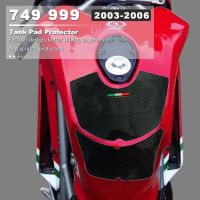 แผ่นป้องกันถังคาร์บอนดูกันน้ำสำหรับ Ducati 749 999 2003 2004 2005 2006ฝาครอบอุปกรณ์เสริมสติกเกอร์ติดมอเตอร์ไซค์