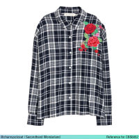 USED H&amp;M - Navy Blue Plaid Floral Shirt | เสื้อเชิ้ตสีกรมท่า สีแดง ลายสก็อต ลายดอก แขนยาว ทรงใหญ่ สาวอวบ แท้ มือสอง