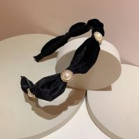 Vivienne Westwood High-end French high-end hairpin simple pearl rhinestone flower wavy shape small retro elegant temperament velvet hairband