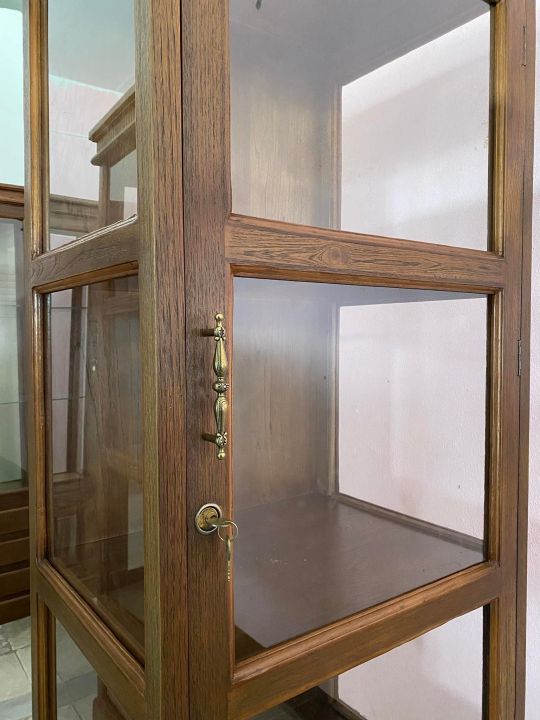 สีเสี้ยนดำ-ตู้กระจกไม้สักแท้-สูง-180-ซม-รับประกันการส่ง-ส่งทั้งตู้-3-ชั้น-2-ลิ้นชัก-ตู้หนังสือไม้สัก-ตู้ไม้สัก-ตู้โชว์ไม้สัก-glass-cabinet-wooden
