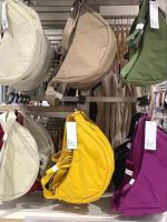 Original official website Uniqlo single product for men and women with the same style small satchel lightweight crossbody waterproof storage dumpling bag for men and women