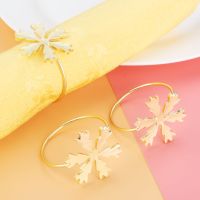 6Pcs Christmas Snowflake Shape Napkin Rings Golden Napkin Holders for Home Napkin Ring Christmas Birthday Wedding Bar Restaurant