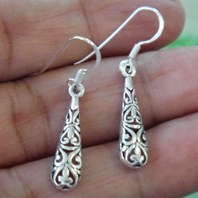 Thai identity design earrings sterling  silver beautiful gift lovely เอกลักษณ์ไทยสวยงามลวดลายไทยเท่ตำหูเงินสเตอรลิงซิลเวอรใช้สวยของฝากที่มีคุณค่า ฺชาวต่างชาติชอบ