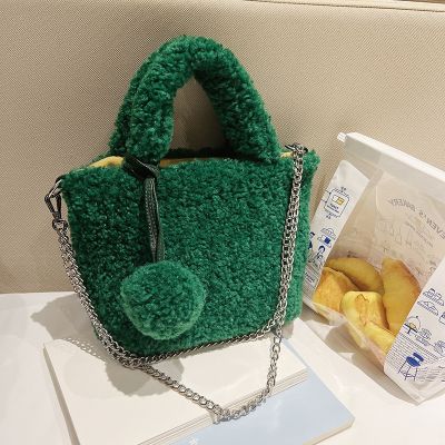 Fuzzy fashion sense chain inclined shoulder bag girl feeling portable winter 2021 new maomao bucket single shoulder bag