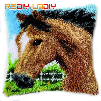 DIY Latch Hook Cushion Kit Horses Pillow Case Crochet Crafts Acrylic Yarn for Embroidery Sofa Bed Cushion Cover Home Decoration