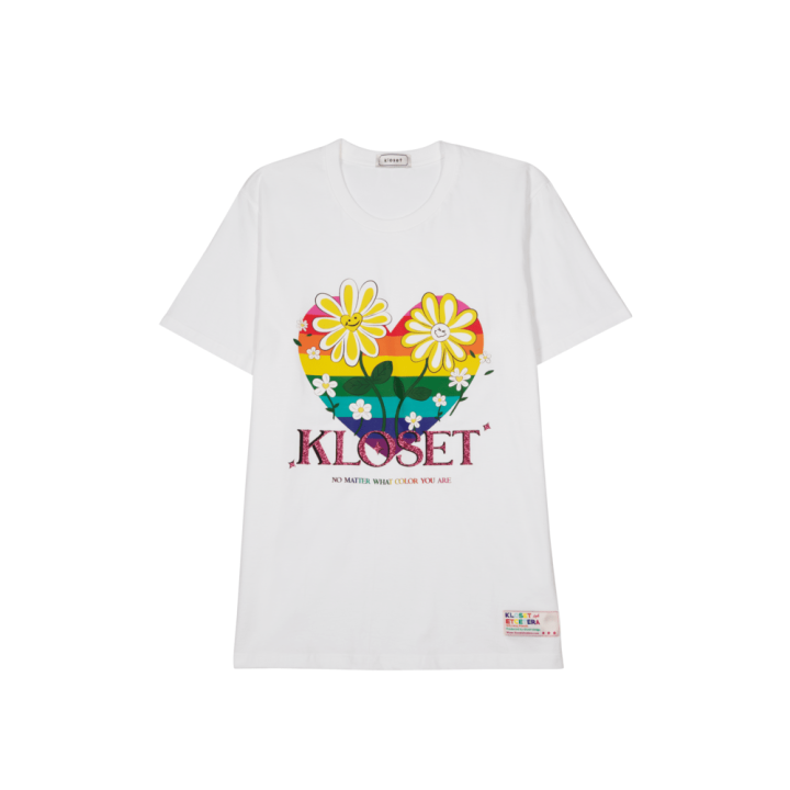 kloset-pm23-t001-pround-to-be-me-t-shirt-เสื้อยืด-เสื้อสกรีนลาย-เสื้อkloset-รูปหัวใจสีรุ้ง-เสื้อผู้หญิง-เสื้อคอกลม