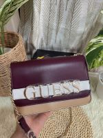 กระเป๋าสะพายข้าง Guess 8 นิ้ว