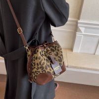 Leopard Print Bucket Bag Small Bag Womens 2023 Autumn And Winter New Trendy Fashion Niche Design Retro One-Shoulder Crossbody Bag Womens Bag