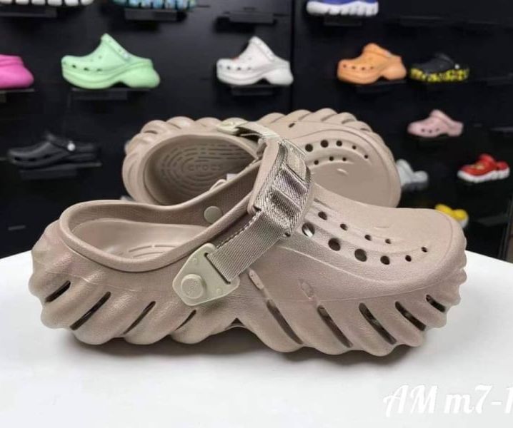 รองเท้าหัวโต-crocs-echo-clog-รองเท้าแตะผู้ชาย-รุ่นใหม่ล่าสุด-รองเท้าหัวโต-รองเท้ารัดส้น-รองเท้าแตะผู้ชาย-รองเท้าครอส์-รองเท้าเพื่อสุขภาพ