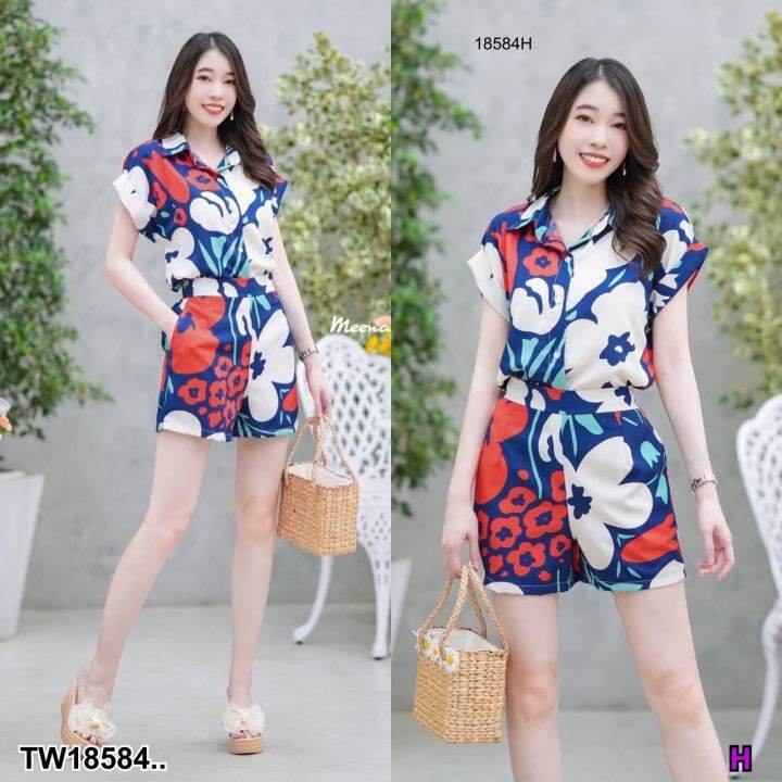 tw18584-set-2-ชิ้น-เสื้อแขนพับลายกราฟฟิก-กางเกงขาสั้น