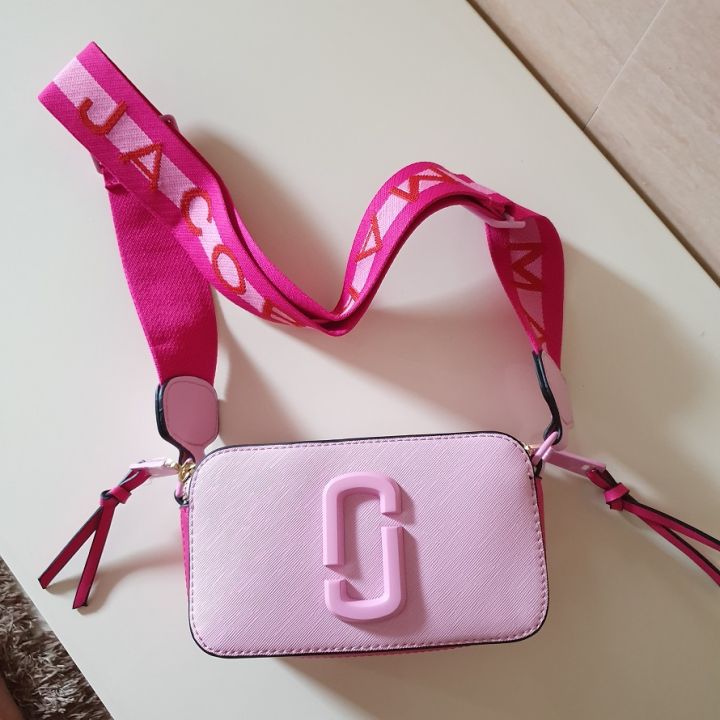 marc jacobs camera bag pink