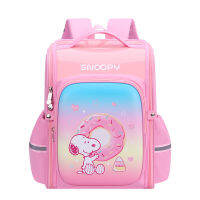 ?Snoopy กระเป๋านักเรียนแนวอวกาศสำหรับผู้ชายเกรด1-6การป้องกันสันน้ำหนักเบามีกระเป๋าเป้สะพายหลังเด็กโลโก้