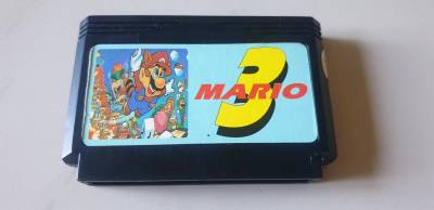 ตลับพิเศษ ตลับเกมส์ mario 3 สามารถเลือกของได้ตั้งแต่ต้นเกมส์เลย สนุกย้อนวัยเด็กครับ