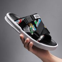 【 Ready stock 】2020 Summer Men Graffiti Beach Slippers Men Outdoor Canvas Slippers