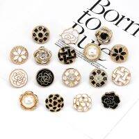 【CW】 5PCS Metal Buckle Anti Exposure Brooch Seamless Cutout Scrapbook Collar Trim