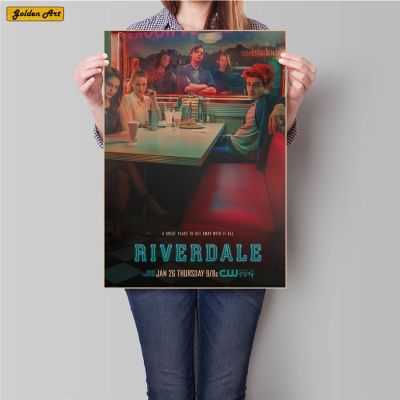 【SALE】 nancarenko1977 Riverdale โปสเตอร์ภาพยนตร์วินเทจสำหรับบาร์คาเฟ่ห้องนั่งเล่นพิมพ์โปสเตอร์ตกแต่งย้อนยุคภาพวาดห้องนั่งเล่น45.5x31.5cm