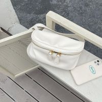 Ielgy กระเป๋าสะพายไหล่สําหรับสตรีทรง Crossbody ลายหมอนสไตล์ตะวันตก Crossbody