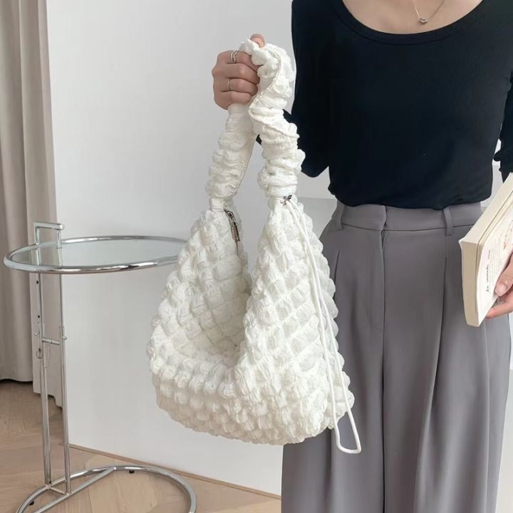 2022ใหม่กระเป๋าผู้หญิง-plicated-กระเป๋ากลางพัฟเกาหลีกระเป๋าถือ-foamflower-ไหล่-crossbody-สายรูด