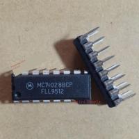 2pcs MC14028BCP ต้นฉบับใหม่นำเข้าชิ้นส่วนอิเล็กทรอนิกส์ชิป IC สองแถววงจรรวม DIP-16