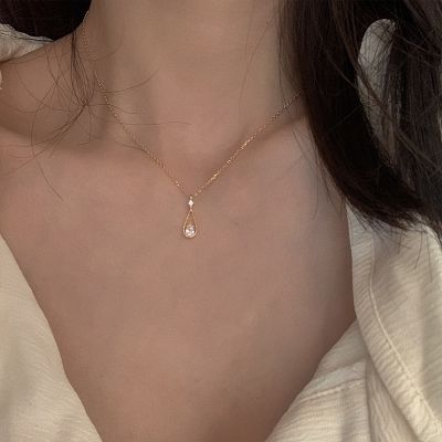 French Vintage Shining Zircon Water Drop Pendant Necklace Fairy Female Gold Color Silvery Simple Clavicle Chain Necklace Jewelry