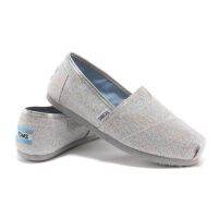 ?โปรโมชั่น? Toms รองเท้าไม่มีส้นขี้เกียจผ้าใบระบายอากาศสบาย ๆ รองเท้าผู้หญิงแบนสีเทา