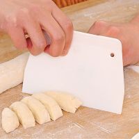 Dough Cutter Trapezoid Spatula Cream Scraper Kitchen Butter Knife Dough Cake Cutter Baking Pastry Tools Baking Accessories