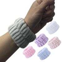 ☊ Wrist Wash Band For Women Sweatband Wrist Towels For Washing Face Sport Cuffs Wrist Sweat Band Makeup Wristband Hair Ring