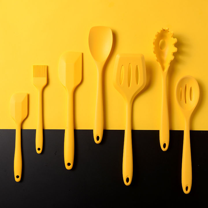useful-yellow-silicone-cooking-tools-set-spatula-shovel-spoon-with-wooden-handle-kitchenware-practical-kitchen-cooking-utensils