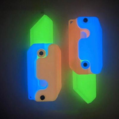 FLATE การพิมพ์3D ของเล่นแครอทเรืองแสง บรรเทาความวิตกกังวล พลาสติกทำจากพลาสติก ของเล่นบีบอัด ของขวัญสำหรับเด็ก รุ่นเรืองแสงเท่ ของเล่นเรืองแสงได้ สำหรับผู้ใหญ่