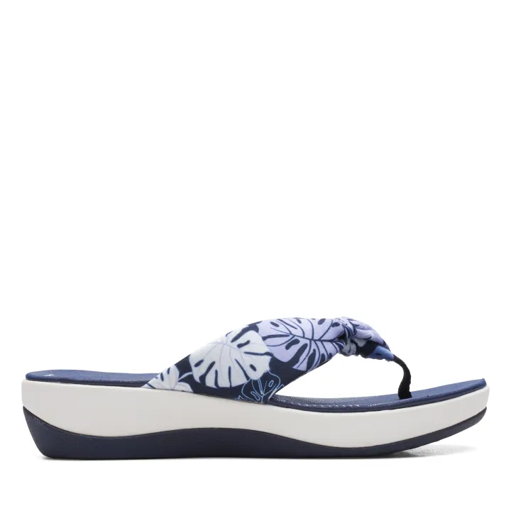 arla glison flip flops