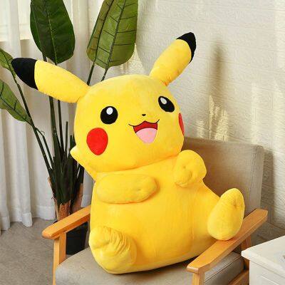 2023 Pikachu ตุ๊กตาตุ๊กตาตุ๊กตาใหญ่ Bikachu เตียงน่ารักหมอนกอดตุ๊กตาผ้าสำหรับเด็กผู้หญิง