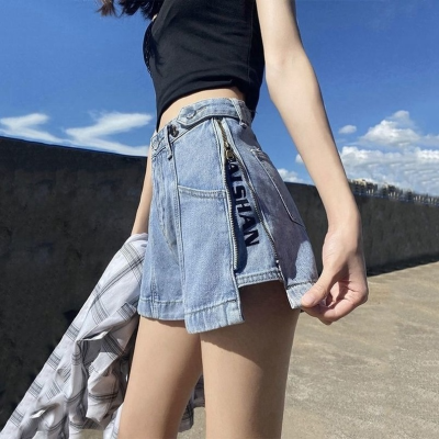 ผู้หญิงกางเกงขาสั้นผ้ายีนส์ฤดูร้อนหลวมขากว้าง Streetwear กางเกงขาสั้นกางเกงยีนส์เอวสูงเด็กนักเรียนบางจดหมายสบายๆพิมพ์ร้อนกางเกงเก๋