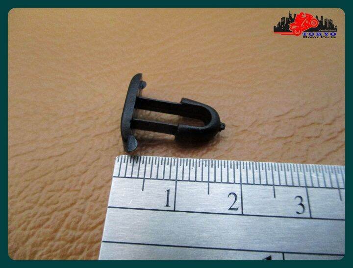 toyota-corolla-ae111-bonnet-dewatering-rubber-locking-clip-black-set-10-pcs-02-กิ๊บรีดน้ำฝากระโปรง-สีดำ-10-ตัว-สินค้าคุณภาพดี