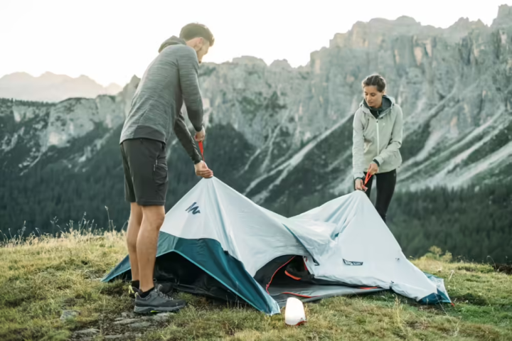 quechua-เต็นท์-เต็นท์สำหรับ-2-คนรุ่น-2-seconds-easy-เนื้อผ้าภายนอก-fresh-amp-black-จดสิทธิบัตรแล้ว-ป้องกันแสงได้ถึง-99-แม้ในเวลาแดดจ้า-พร้อมส่ง