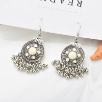 เครื่องประดับสไตล์โบฮีเมียน Jhumka แนวเรโทรมีพู่ห้อยเป็นกระดิ่งเครื่องประดับสีเงินคลาสสิกต่างหูอินเดียของผู้หญิงต่างหูแบบห้อย