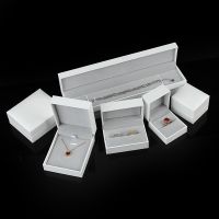 Logo Custom High-grade Leather-filled Jewelry Box Jewelry Storage Box Ring Necklace Bracelet Bracelet Jewelry Packaging Box