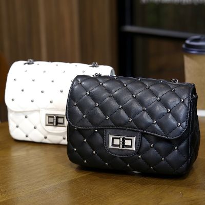 Ling is small bag 2021 European and American fashion rivet small sweet wind chain han edition one shoulder inclined shoulder bag bag