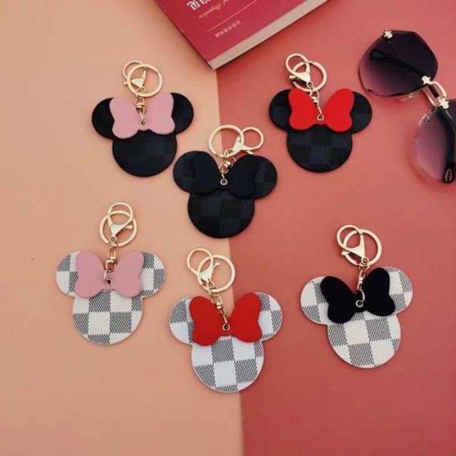Presyo ng aktibidad】 Cute Minnie Mouse Luxury LV keychain Pendant Bagcharms  Chain Ring Louis Vuitton
