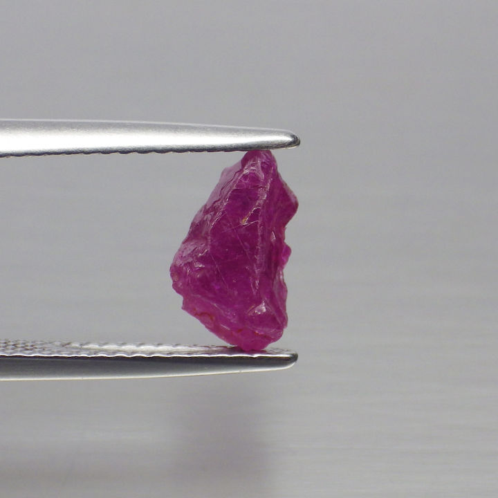 พลอย-ก้อน-รูบี้-ทับทิม-ดิบ-ธรรมชาติ-แท้-unheated-natural-ruby-tanzania-หนัก-2-06-กะรัต