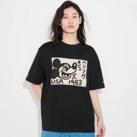 [ส่งของ]Uniqlo เสื้อยืดแขนสั้น พิมพ์ลาย Mickey Keith Harlin สําหรับผู้ชาย และผู้หญิง 2023SS 456306