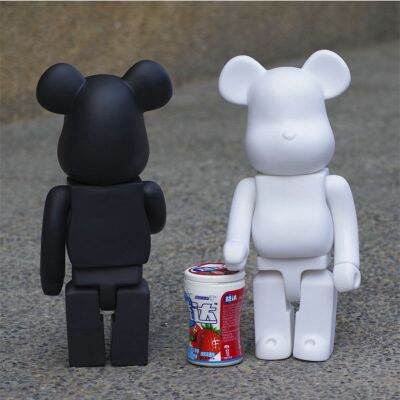 ของเล่นฟิกเกอร์ bearbrick 400 % 28 ซม. สีขาวดำ