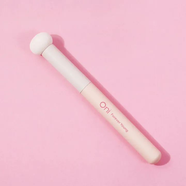 oni-round-sponge-concealer-brush-sakura-pink-โอนิ-แปรงคอนซีลเลอร์หัวฟองน้ำ-สีชมพูซากุระ